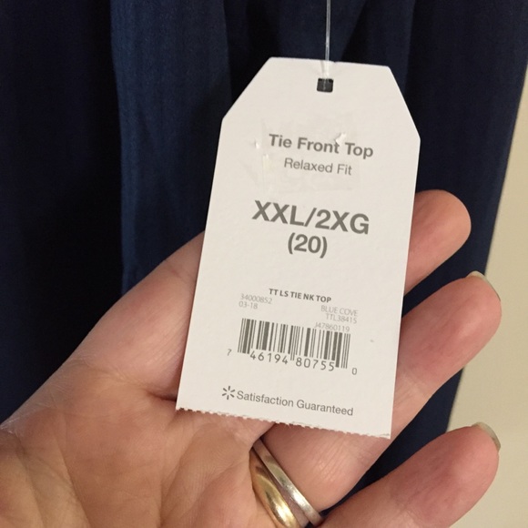 Time and tru tie front top relaxed fit navy - Picture 4 of 7